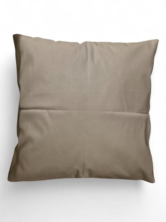 Sierkussen ´dachsy through the snow´