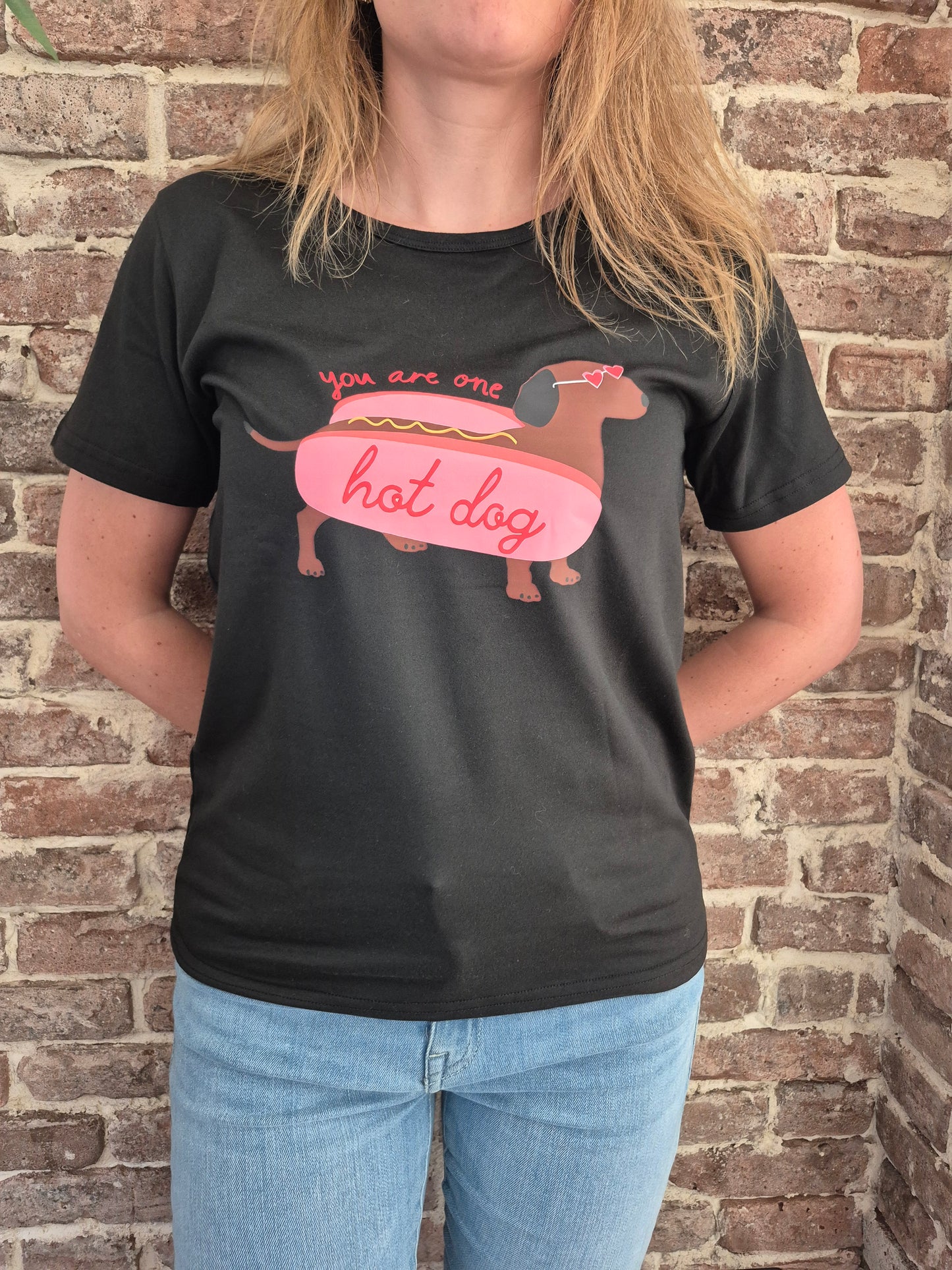 Dames t-shirt 'You are one hot dog'