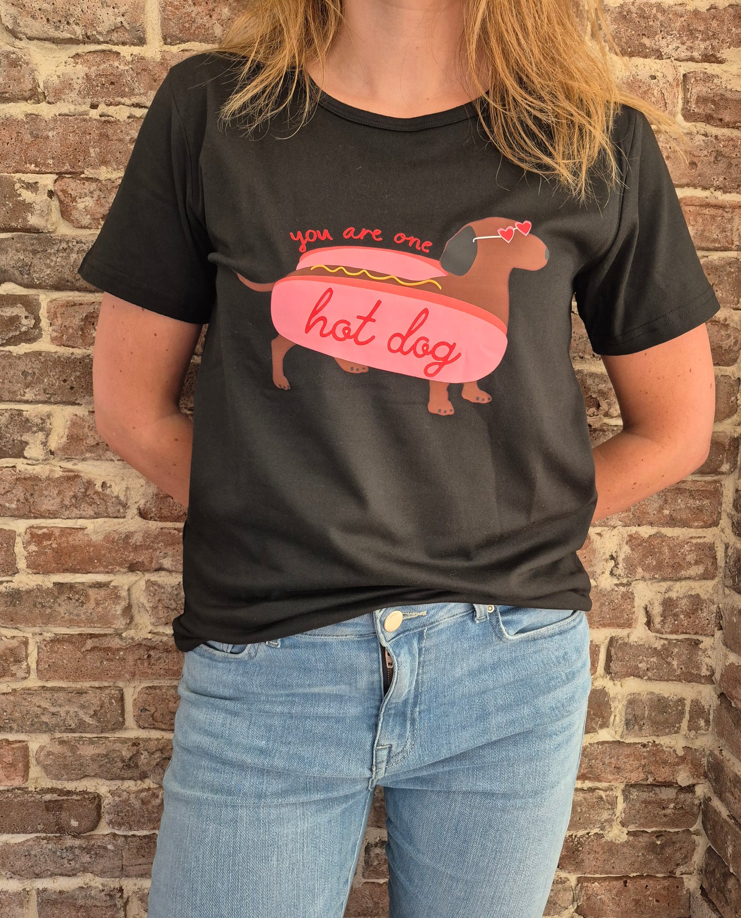 Dames t-shirt 'You are one hot dog'