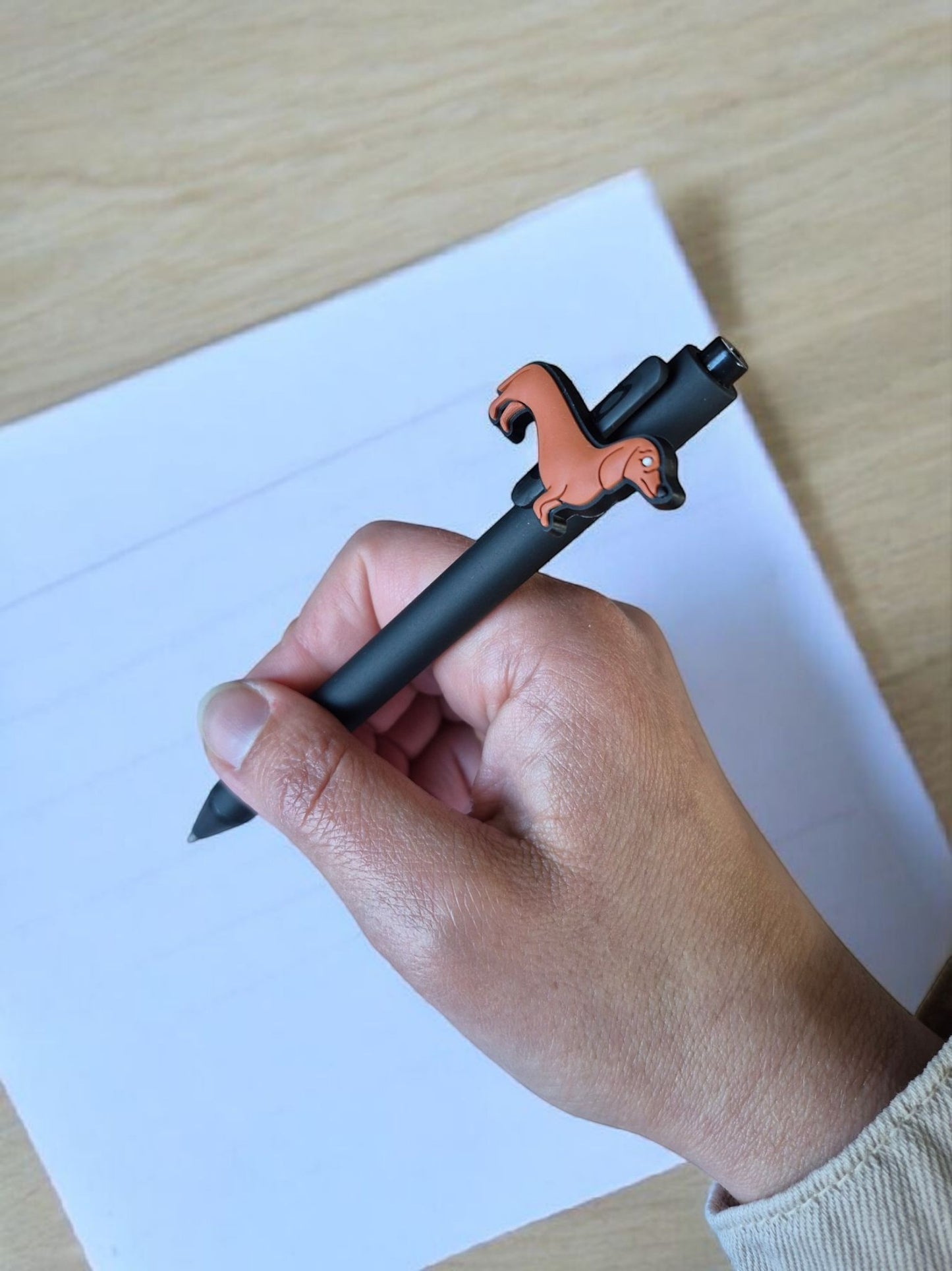 Set van twee teckelpennen met 'rode' teckel