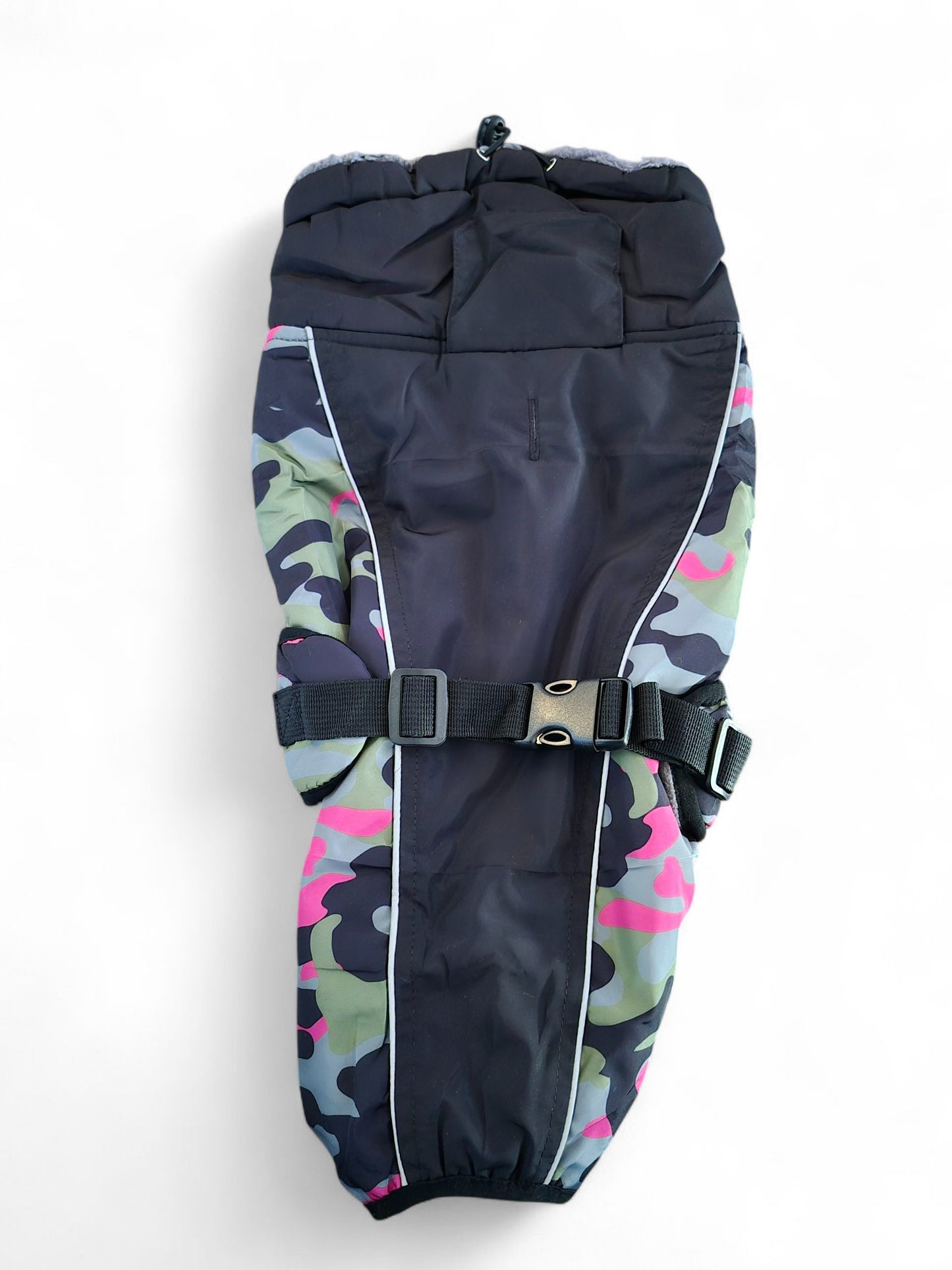 Winterjas met legerprint voor je standaard teckel