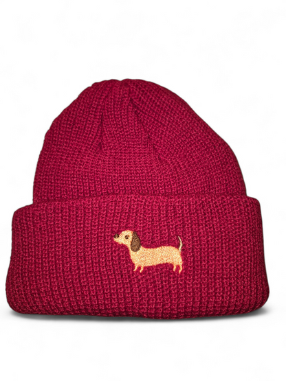 Warme muts met geborduurd teckeltje