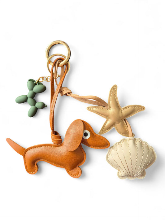 Teckel bag charm beach dog