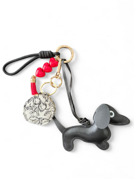 Teckel bag charm black & tan hearts