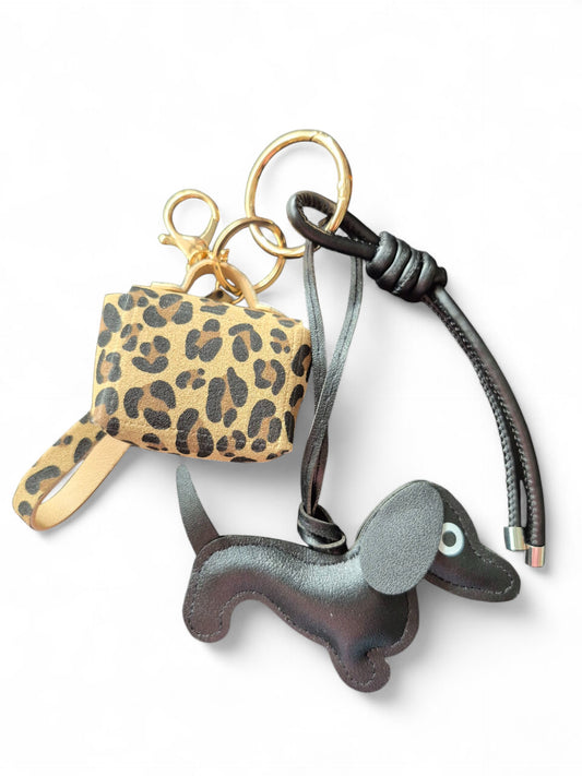 Teckel bag charm met luipaard mini tas