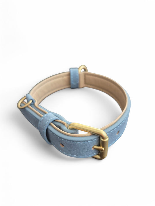 Suède-look halsband lichtblauw in twee maten